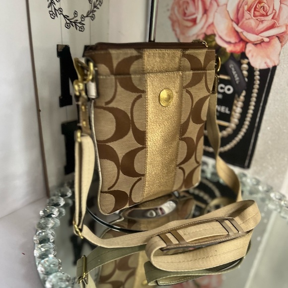 Coach Signature Jacquard North South Lurex Crossbody No. M0867-42246 - Picture 4 of 8